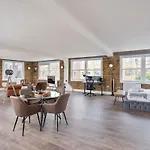 Large 1 Bedroom Studio In Old St