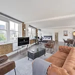 Large 1 Bedroom Studio In Old St