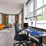 New & Spacious Studio In Old St