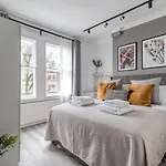 Little Venice Luxury Apartment