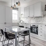 Little Venice Luxury Apartment