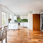 3 Bed Luxury Penthouse In Shoreditch
