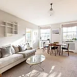 Beautiful One-Bedroom Apartment In Notting Hill