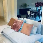 A Contemporary Flat In Chelsea