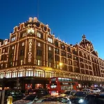 Hyde Park Luxury Suite