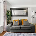 Cosy 2 Bedroom Flat In Canning Town London Excel With Free Parking