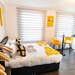 Cozy Studio Retreat 1Bedroom In London
