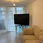 Modern 1 Bedroom Apartment
