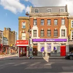 Unique 2 Bedroom Flat On Stoke Newington High Street