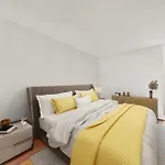 Sg, Charming Chelsea Balcony Suite