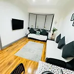 1 Bedroom Central London Flat