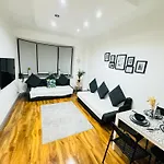 1 Bedroom Central London Flat