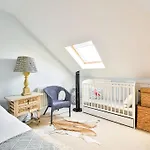 Contemporary Home In Shepherds Bush