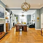 Contemporary Home In Shepherds Bush