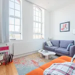 Bright Modern Studio 5 Mins To Station, Sleeps 3