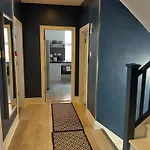 Spacious 5-Bedroom, 4-Bathroom Home In Central London Zone 1