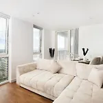 Cozy 1 Bedroom Apartment Close To Excel