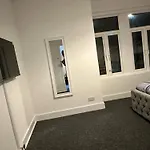London Dream House - 3 Bedrooms