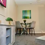 Spacious 1Bd Flat Near Central London, Office, Smart Tv