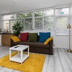 Deluxe Studio Apartments - City Airport & Excel Ideal For Long Stay