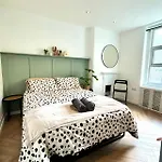 Cozy Apartment In Edgware Road