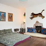 Bright & Spacious Apartment In Fitzrovia