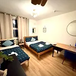 Delux Rooms Near City Centre