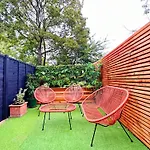 Stylish Kennington Apartment Near Tube With King Bed And Garden