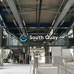 Modern 2 Bedroom Apartment London Canary Wharf O2 Arena Excel London - Great Transport Links