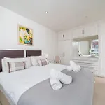 Modern & Elegant Chelsea Apartment, Prime Central Location, Near Harrods, Knightsbridge & Imperial College