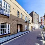 Luxury 2 Bedroom House Near Mayfair - Prime Location