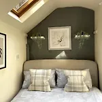 Wonderful 2 Bed Flat In Fulham