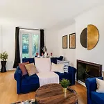 Boutique Shepherds Bush Abode-Garden-Sleeps 12