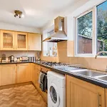 Boutique Shepherds Bush Abode-Garden-Sleeps 12
