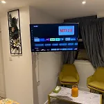 Luxury Studio In Victoria, 7 Minutes Walk To Victoria Station, Room 1