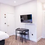 Pillo Rooms Apartments - Chelsea