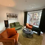 Stunning 2 Bed In Royal Wharf Next To Excel & London City Airport