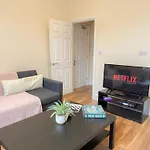 Cozy 2-Bedroom Apartment With Free Wi-Fi In Shepherds Bush Near Westfield