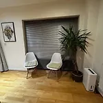 Sunny London Apartment For 4 Guests, Self Check In