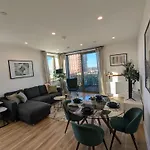 Hale Elite Apartment - 20 Min From Central London