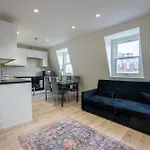 Home-Like 1-Br Flat In Victoria