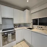 Stylish 2-Bed In West Central - Extended Stays