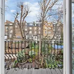 Luxurious 3 Bedroom Flat With Balcony In Kensington For 7 Next To Station Near Harrods