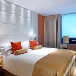 Beautiful Luxury Riverside Apartment Sleeps 8