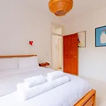 Redesigned 1Bd Victorian Coach House Dalston