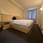 Luxurious 1-Bedroom Apartment In The Heart Of Mayfair H1