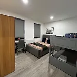 Luxury 1 Bedroom With Open Plan Kitchen For 6 Person In Central London! E1