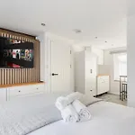 New Luxurious 4 Bedroom Home