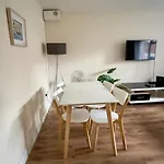 Serene 2 Bedroom Flat Free Off-Street Parking Large Suv Close To Tube