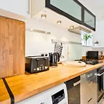Pool Table High End 2-Bedroom Apartment Long Term Stays